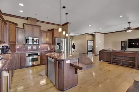 3360 Stanford Dr, Redding, CA 96003 photo 5