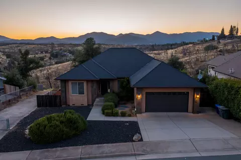 3360 Stanford Dr, Redding, CA 96003 photo 2