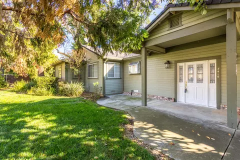 7415 Pacheco Rd, Redding, CA 96002 photo 2