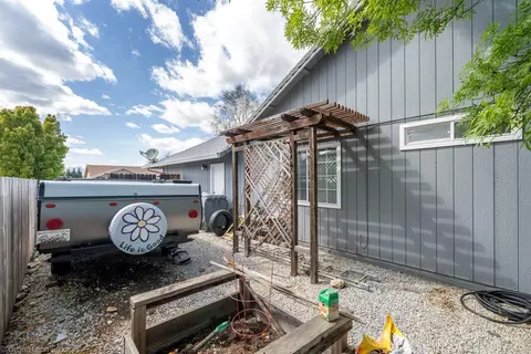 1531 Hominy Way, Redding, CA 96003 photo 20