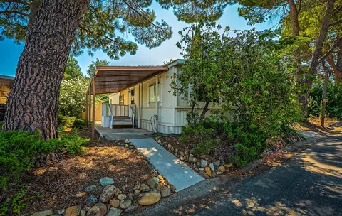 533 Little Deer Ln #5, Redding, CA 96003