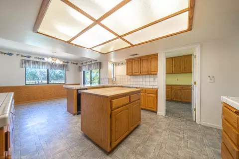 2156 Hope, Redding, CA 96003 photo 9