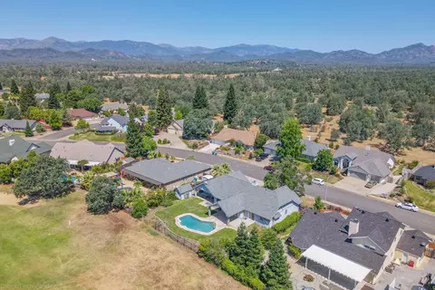 2156 Hope, Redding, CA 96003 photo 34