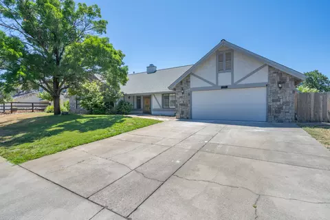2156 Hope, Redding, CA 96003 photo 2