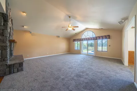 2156 Hope, Redding, CA 96003 photo 5