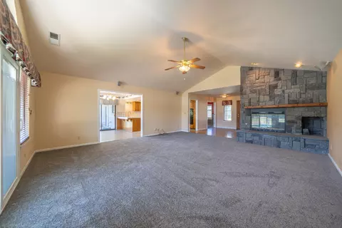 2156 Hope, Redding, CA 96003 photo 6