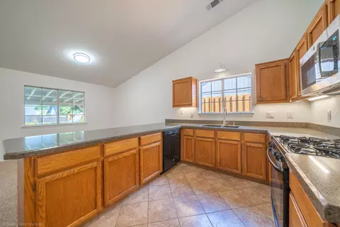 1572 Lavender Way, Redding, CA 96003 photo 13