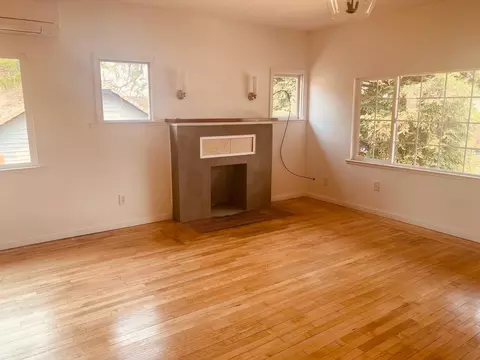 1176 Willis St, Redding, CA 96001 photo 2