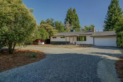 19084 Gravel Plant Rd, Redding, CA 96002