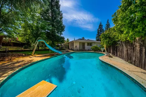 3150 Forest Hills Dr, Redding, CA 96002 photo 2