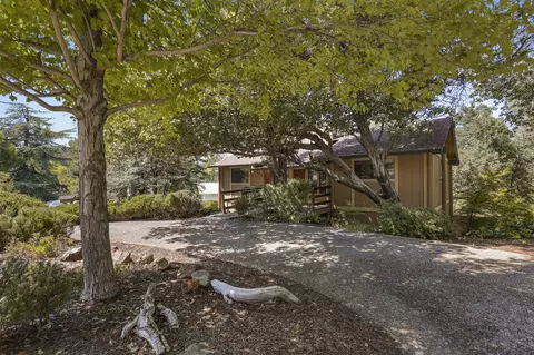 720 Pioneer Ct, Redding, CA 96001