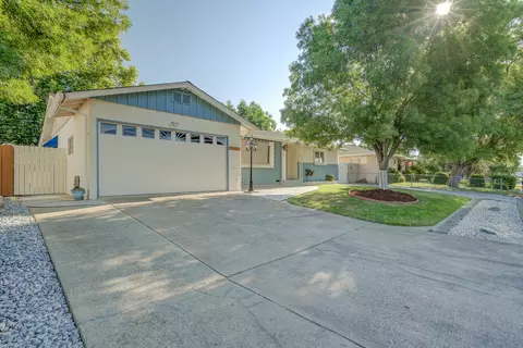 2086 Westwood Ave, Redding, CA 96001