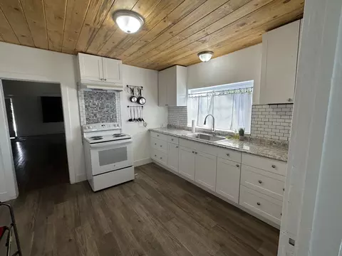 2962 Lanning Ave, Redding, CA 96001 photo 5