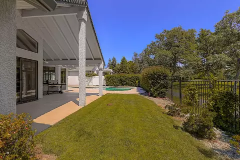 2276 Hope, Redding, CA 96003 photo 46