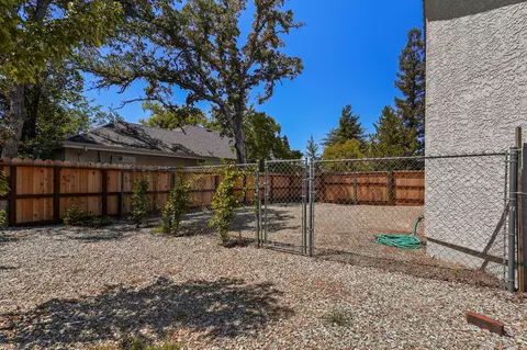2276 Hope, Redding, CA 96003 photo 57