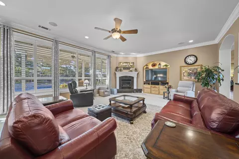 2771 Eel Dr, Redding, CA 96002 photo 11
