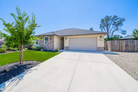 1366 Bonhurst Dr, Redding, CA 96003 photo 3