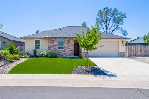 1366 Bonhurst Dr, Redding, CA 96003 photo 2