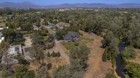 1889 Whaley Rd, Redding, CA 96003 photo 4