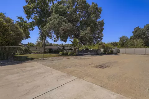 1889 Whaley Rd, Redding, CA 96003