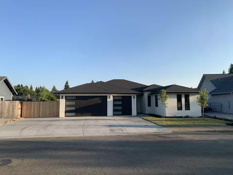 3127 Bedrock Ln, Redding, CA 96003
