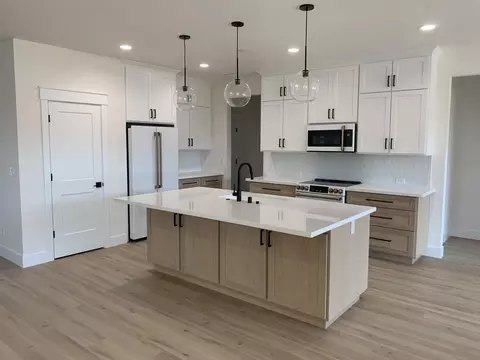 3127 Bedrock Ln, Redding, CA 96003 photo 2