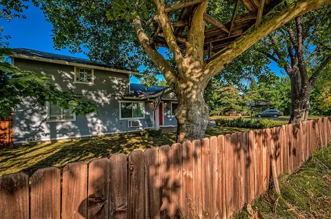 5881 Reno Ln, Redding, CA 96001 photo 4