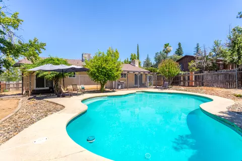 3887 Westgate Ave, Redding, CA 96001 photo 2