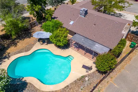 3887 Westgate Ave, Redding, CA 96001 photo 3