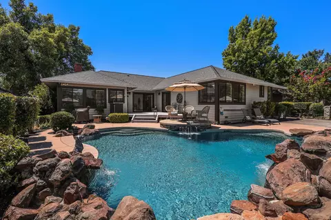 1795 Gold Hills Dr, Redding, CA 96003