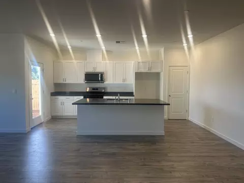 5025 Monaco Pkwy, Redding, CA 96002 photo 3