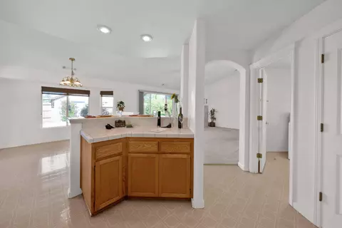 892 Paramount Way, Redding, CA 96003 photo 15