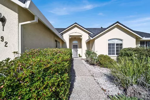 892 Paramount Way, Redding, CA 96003 photo 2