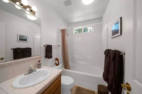 892 Paramount Way, Redding, CA 96003 photo 24