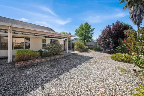 892 Paramount Way, Redding, CA 96003 photo 38