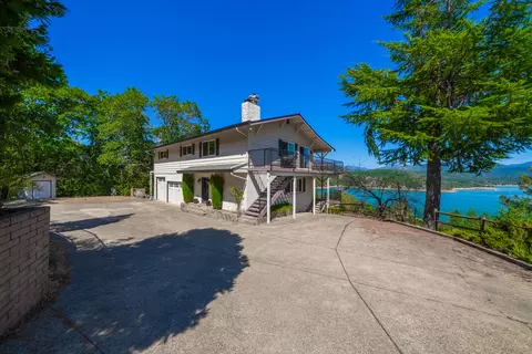 17798 Skyline Dr, Lakehead, CA 96051