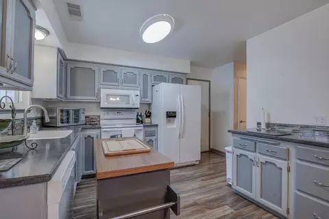 6955 Dennis Ct, Redding, CA 96001 photo 16