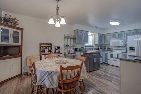 6955 Dennis Ct, Redding, CA 96001 photo 14