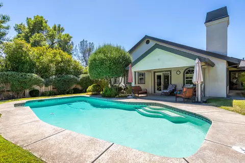 1659 Wee Burn Ct, Redding, CA 96003 photo 2