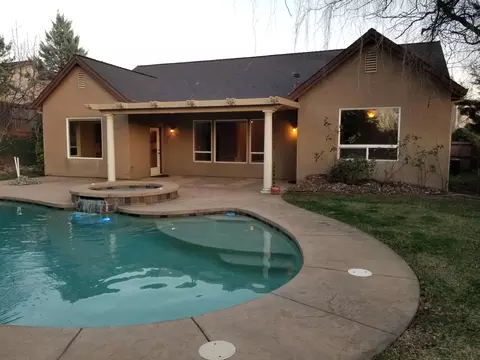 2074 Hedgerow Ave, Redding, CA 96003 photo 10