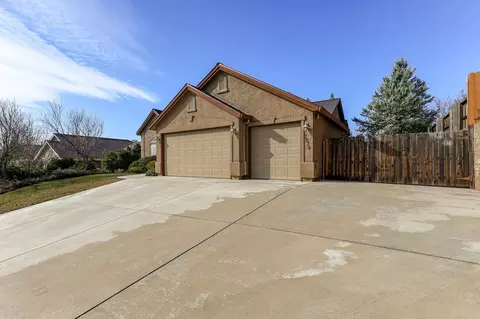2074 Hedgerow Ave, Redding, CA 96003 photo 14