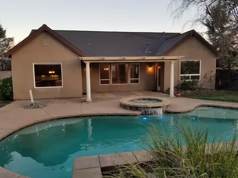 2074 Hedgerow Ave, Redding, CA 96003 photo 7
