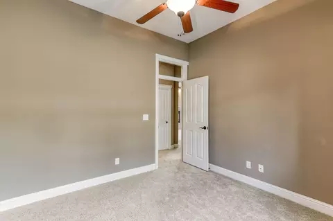 2074 Hedgerow Ave, Redding, CA 96003 photo 32