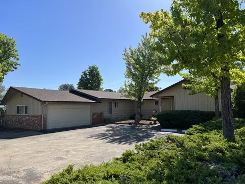 835 Middle St, Redding, CA 96003 photo 3