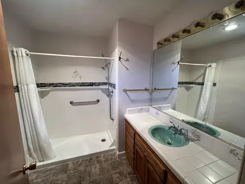 835 Middle St, Redding, CA 96003 photo 11