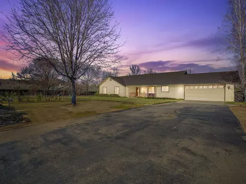 21960 Parkway Dr, Red Bluff, CA 96080 photo 2