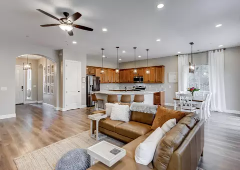 997 Fantenell Ct, Redding, CA 96003