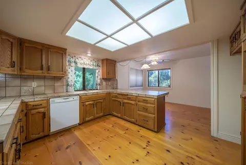 6460 Lucerne Ct, Redding, CA 96001 photo 8