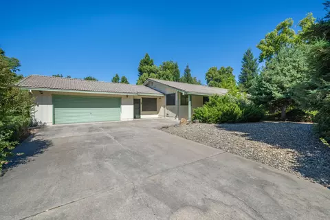 6460 Lucerne Ct, Redding, CA 96001 photo 2