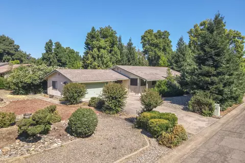 6460 Lucerne Ct, Redding, CA 96001